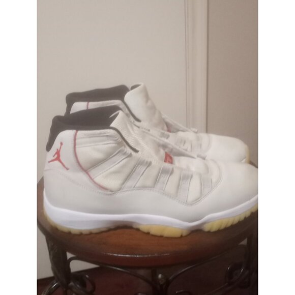 Air Jordan Jordan 11 Retro Platinum Tint/University Red Men's Sz 10.5 378037-016